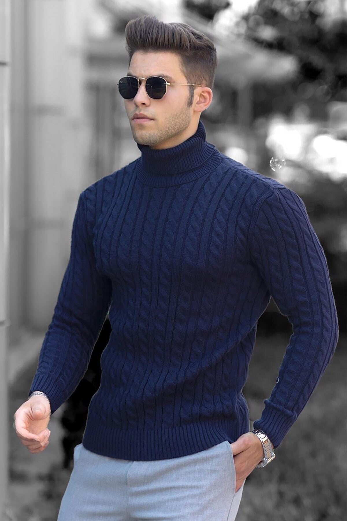 Fashionable Knitted Sweater
