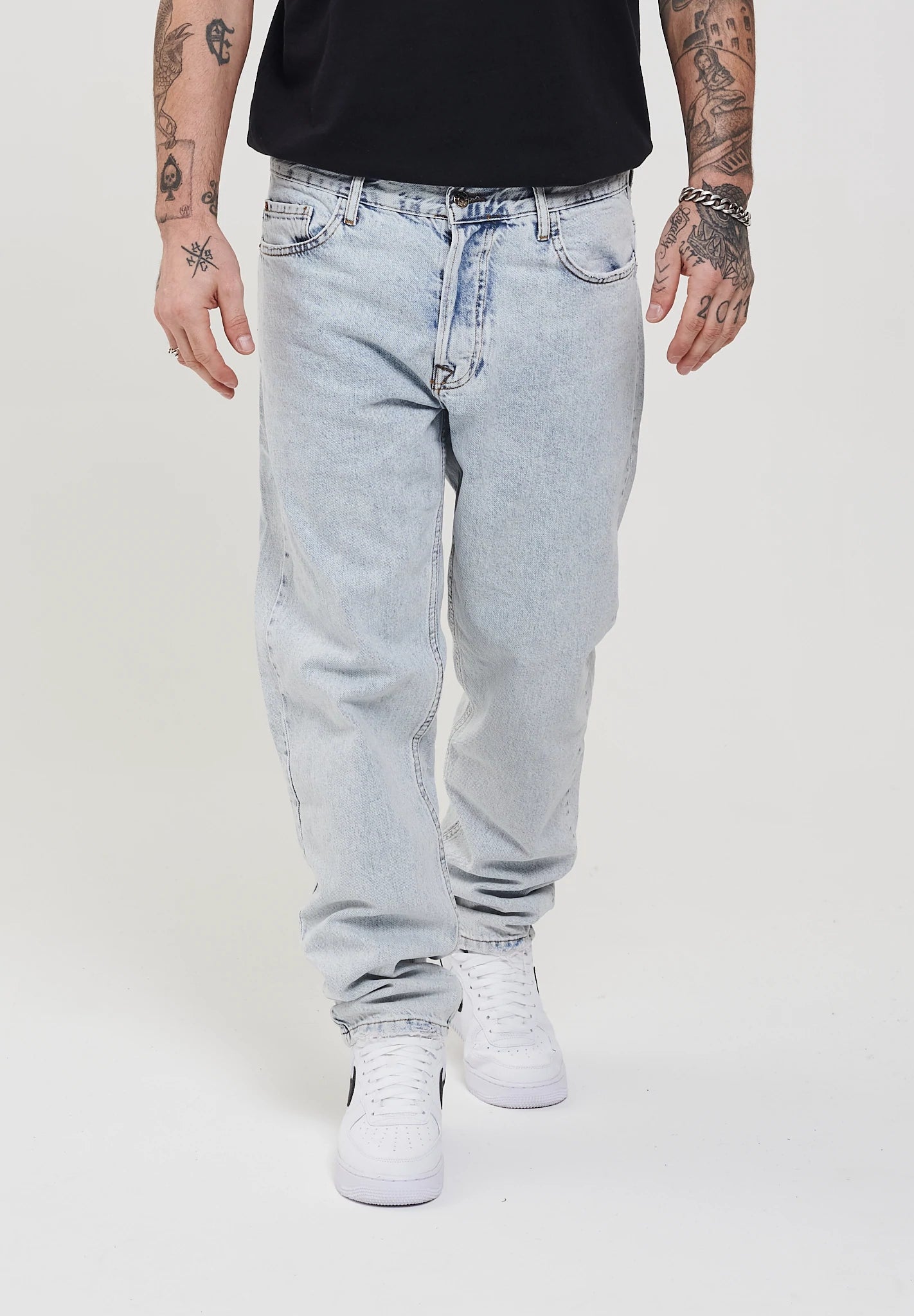 BASIC RELAXED FIT JEANS